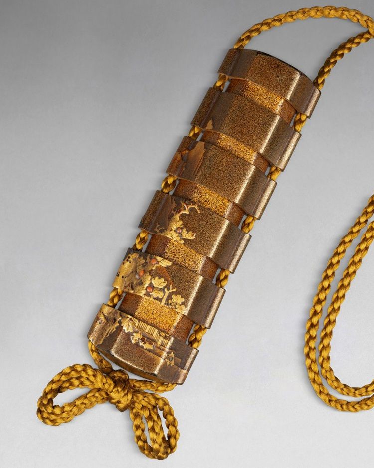 Piccolo Inro esagonale in lacca dorata Urushi Giappone Edo