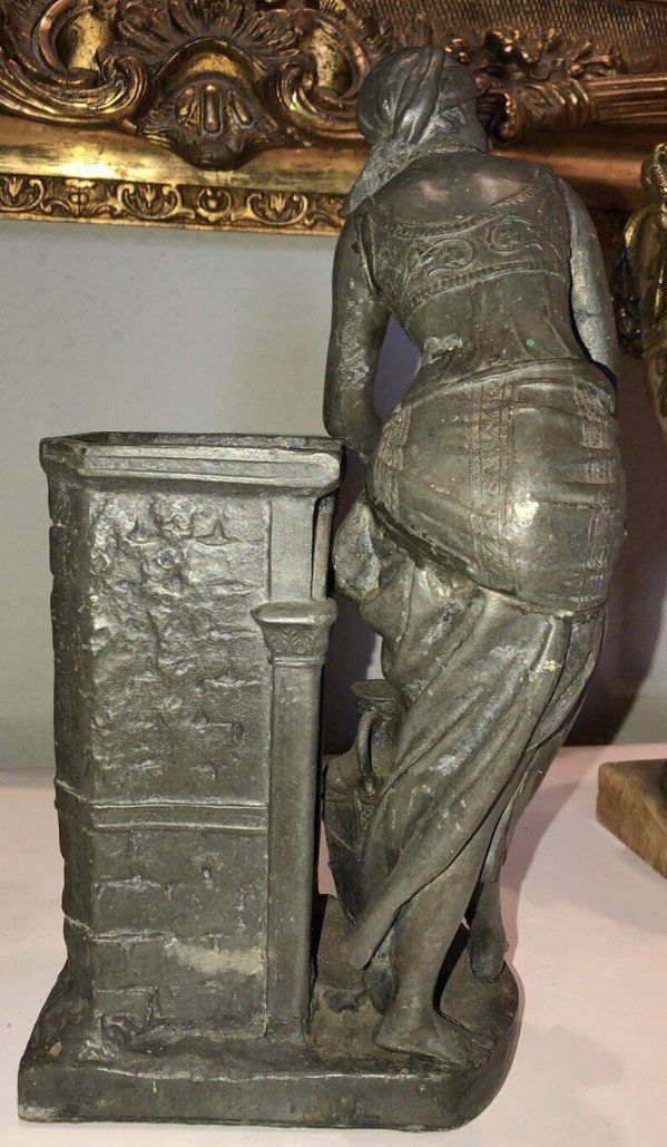 Louis HOTTOT (1834-1905). Sculpture Art Nouveau "femme Orientale à La Fontaine"   Signé