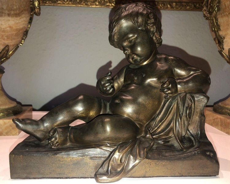 Grande Putto in bronzo con patina Medaglia anonima H. 21 cm