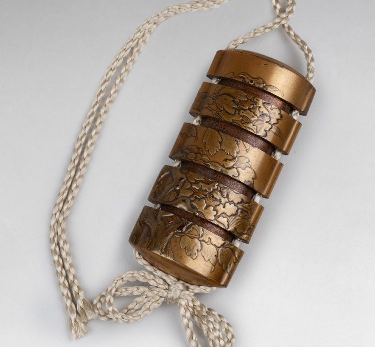 Kajikawa Inro in Gold Lacquer with Peony and Chrysanthemum Decoration, Edo Japan
