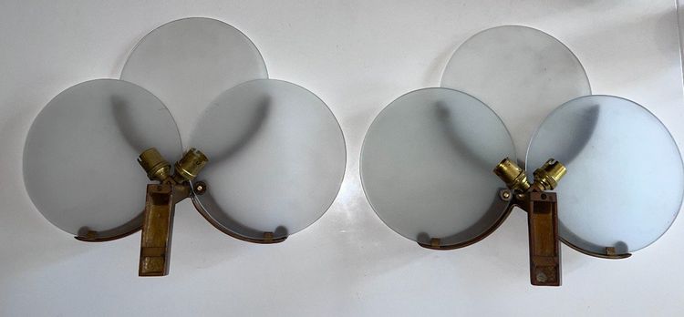 Art Deco Wall Lights In Gilded Metal And Three Glass Plates (Perzel Style)