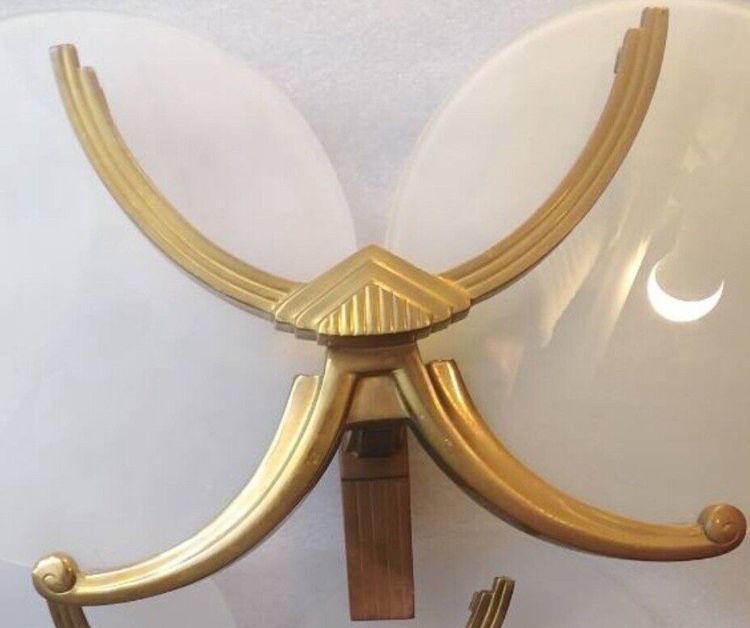 Art Deco Wall Lights In Gilded Metal And Three Glass Plates (Perzel Style)