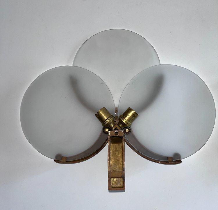 Art Deco Wall Lights In Gilded Metal And Three Glass Plates (Perzel Style)