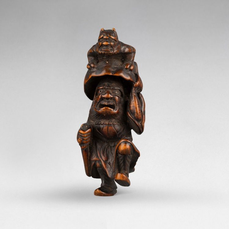 Netsuke in bosso raffigurante Shoki e Oni. Giappone 19 Edo