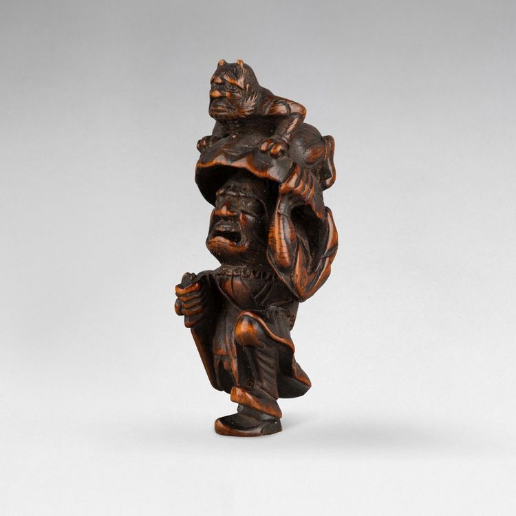 Netsuke in bosso raffigurante Shoki e Oni. Giappone 19 Edo