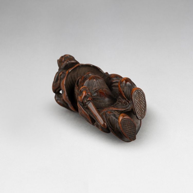 Netsuke in bosso raffigurante Shoki e Oni. Giappone 19 Edo
