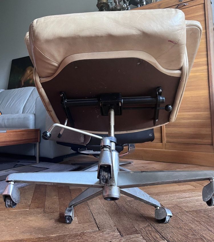 RING MOBEL FABRIKK Scandinavian Leather Office Chair with Aluminium Frame Circa 1970