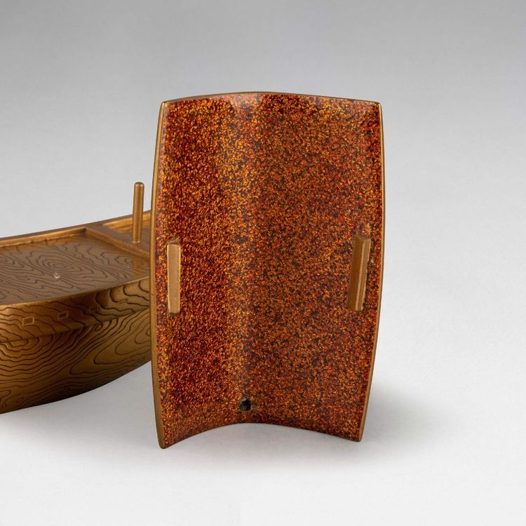 Kobako - Seltenes Modell in Form eines Bootes aus Goldlack. Japan Edo
