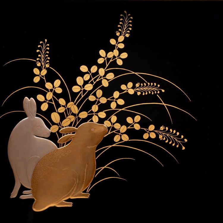 Large tray, Urushi lacquer with rabbit design. Edo Japan