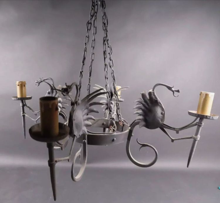 Alessandro MAZZUCOTELLI (1865-1938) (attributed to) Wrought Iron Chandelier Dragons
