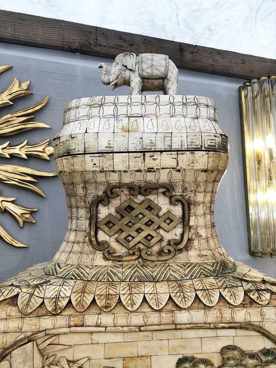 Paire De Très Grands Vases Décoratifs En Os. Chine, XIXe Siècle