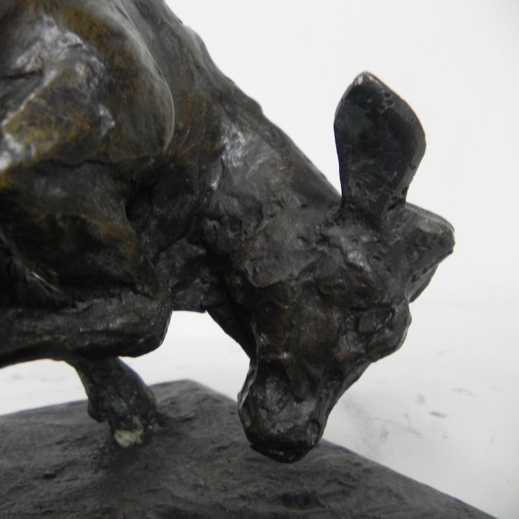 Kämpfender Junger Stier - Bronze von Guido Righetti (c. 1926)