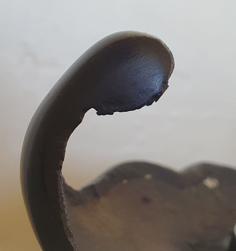 Encensoir ou hibachi en bronze d'époque Meiji avec base tripode