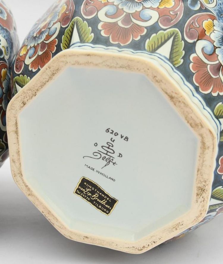 Pair of covered pots