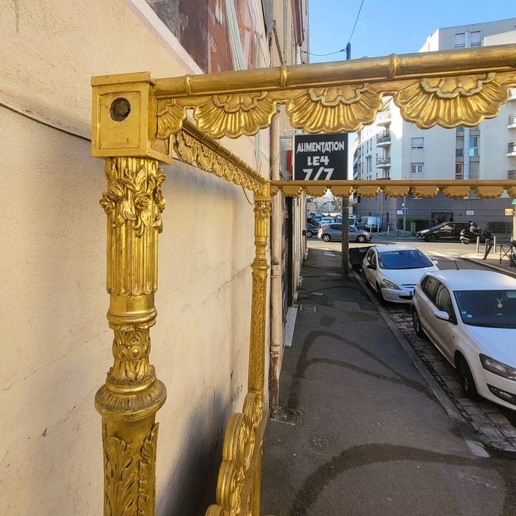 Grande letto Baldaquin in legno dorato, fine XIX secolo
