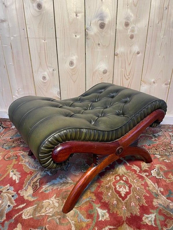 Ruhe - Englisch Chesterfield Fuß in grünem Leder