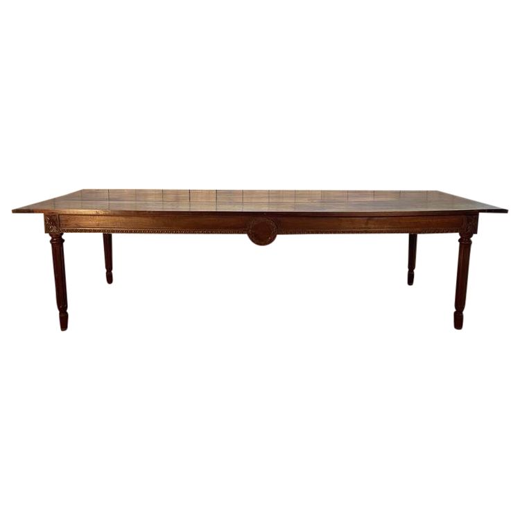 Table de ferme en noyer de style Louis XVI 