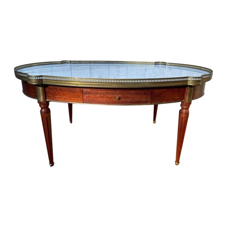 Table basse bouillotte de style Louis XVI à oreilles