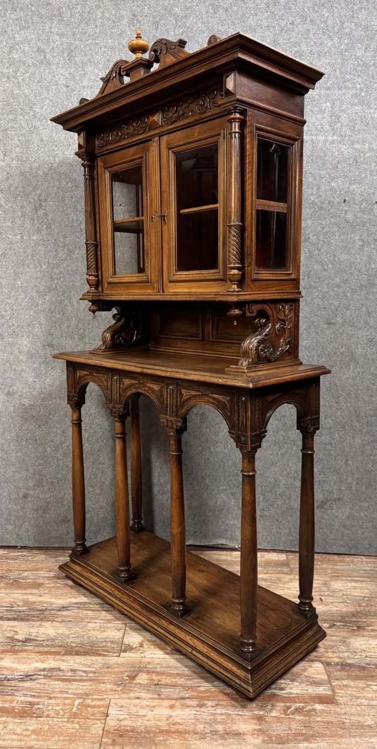 Superb Renaissance-style display cabinet in walnut, circa 1850