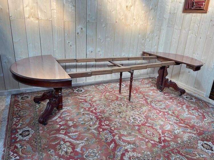 Table à manger ovale en acajou Napoléon III