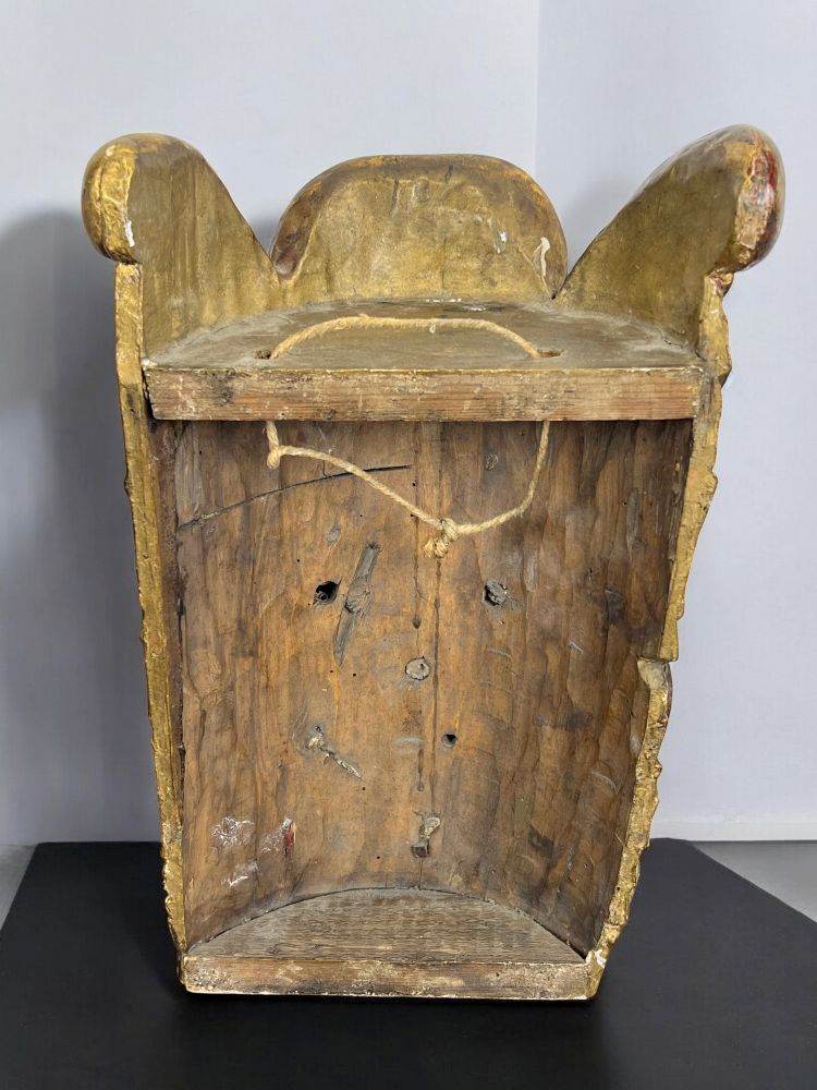 CONSOLE DA PARETE DEL XVII SECOLO CHE RAPPRESENTA UNA TESTA D'ANGELO IN LEGNO POLICROMATO