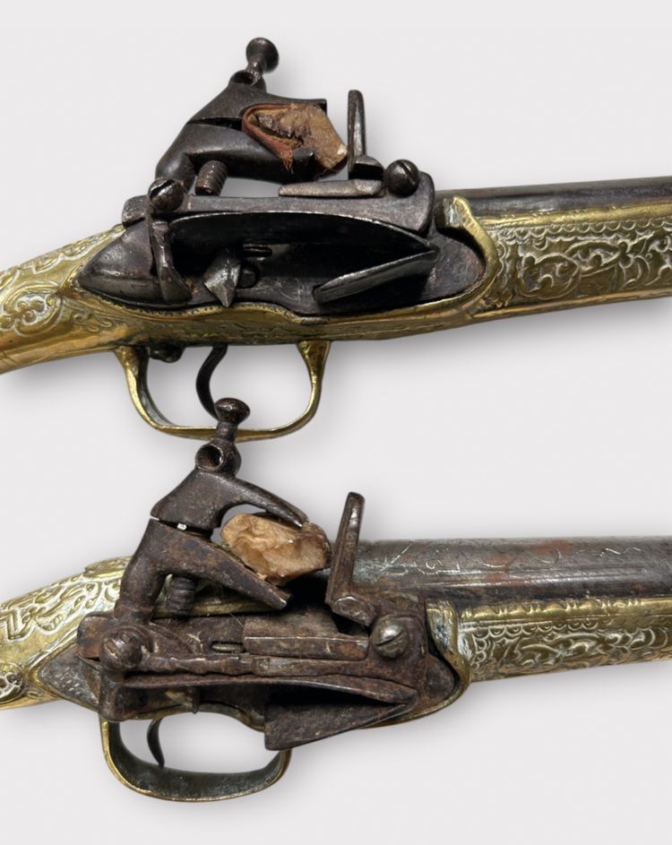 Paar "Kubur" Pistolen - Osmanische Balkan Türkische Kaiserreich Bronze Ziseliert 1830" Feuersteinpistole