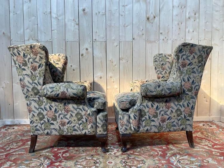 Paire de bergères / fauteuils à oreilles anglaises 