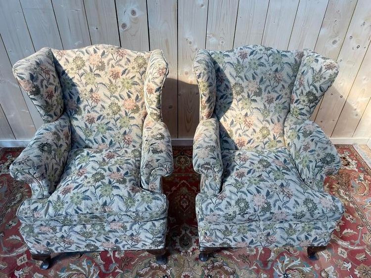 Paire de bergères / fauteuils à oreilles anglaises 