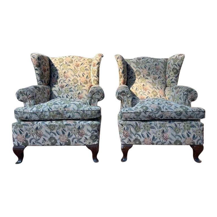 Paire de bergères / fauteuils à oreilles anglaises 