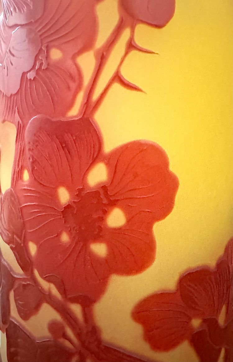Gallé - Vase mit Apfelbaumblüten-Dekor Aus Japan