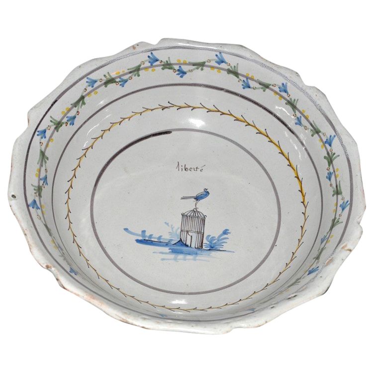 Coupe en faïence de Nevers à décor révolutionnaire, XVIIIe siècle