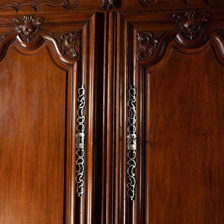 Credenza Regency in noce, XVIII secolo