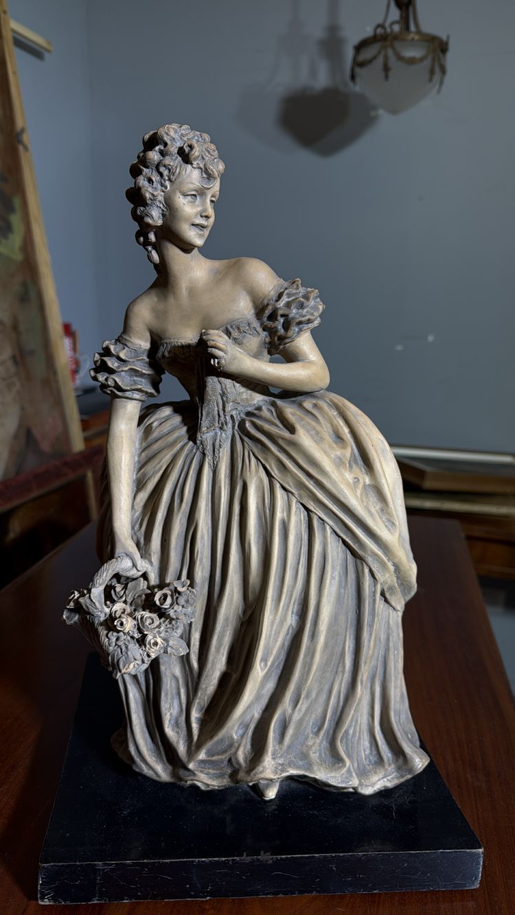 Sculpture de dame en terre cuite patinée des années 1940 signée Tomuti