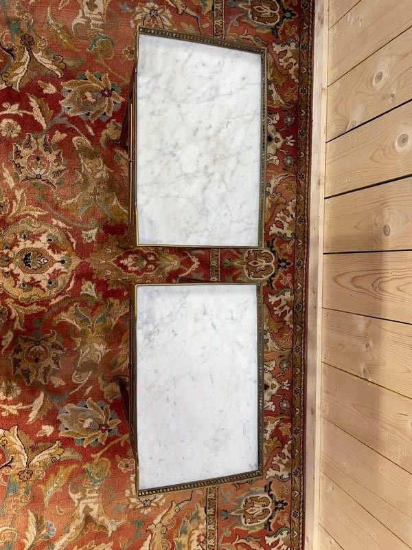 Paire de tables de chevet de style Louis XV en acajou 