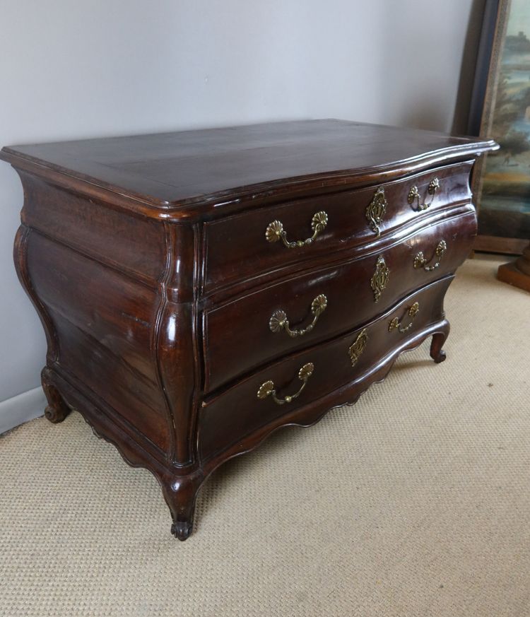 Commode XVIII en acajou tombeau 