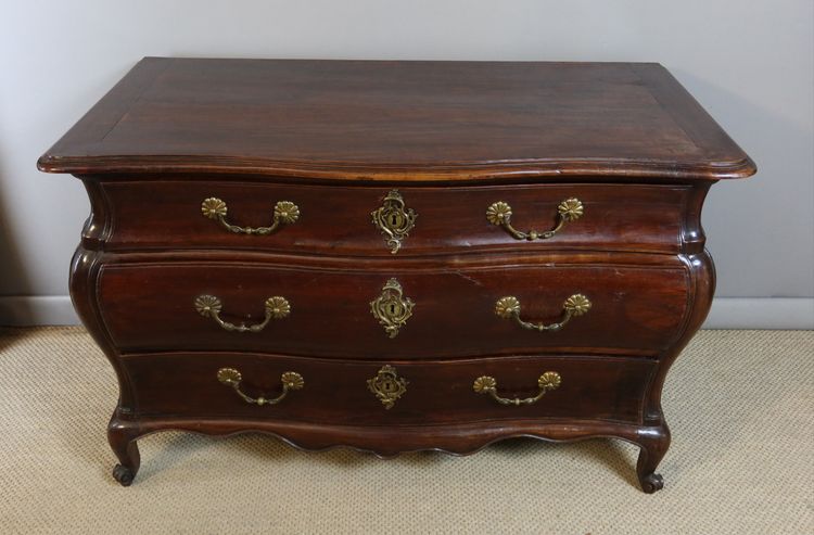 Commode XVIII en acajou tombeau 