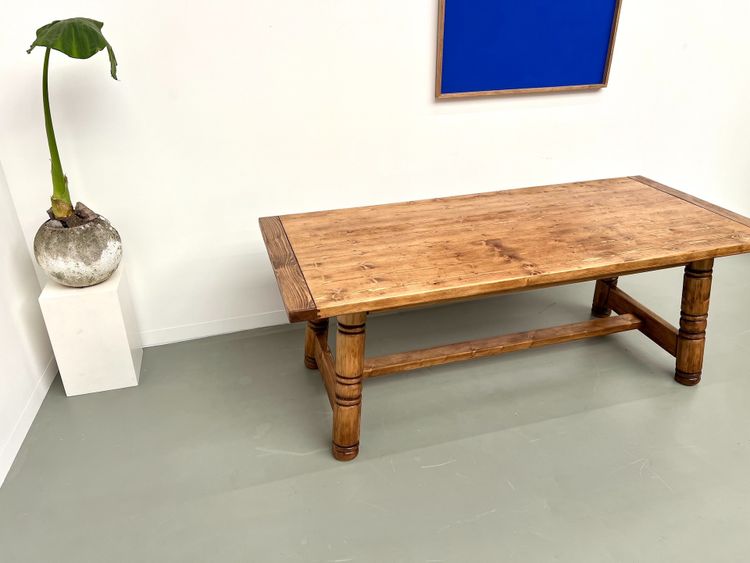 Table à manger en pin, DLG Georges Robert