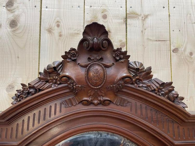 Miroir en noyer sculptée Napoléon III