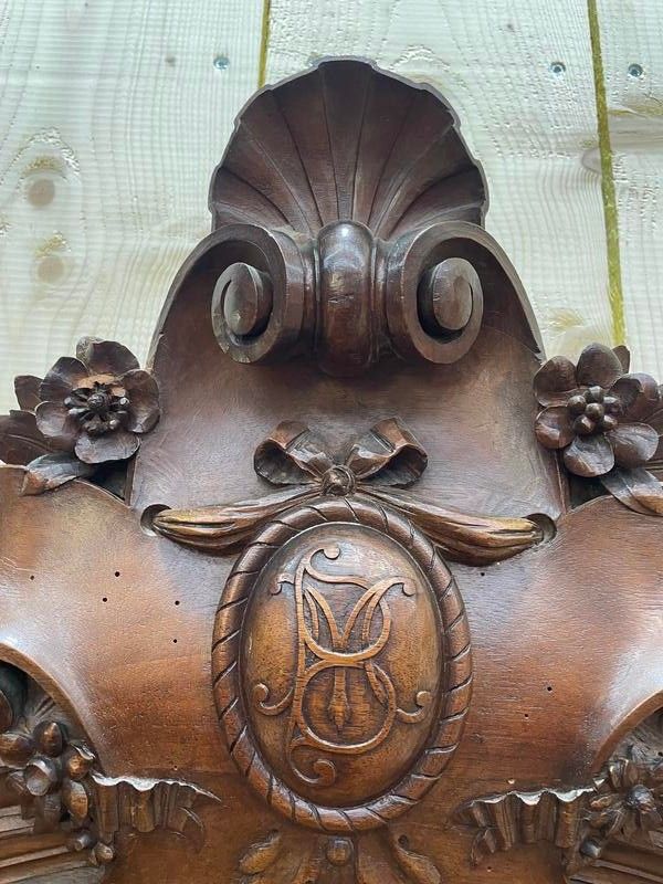Miroir en noyer sculptée Napoléon III