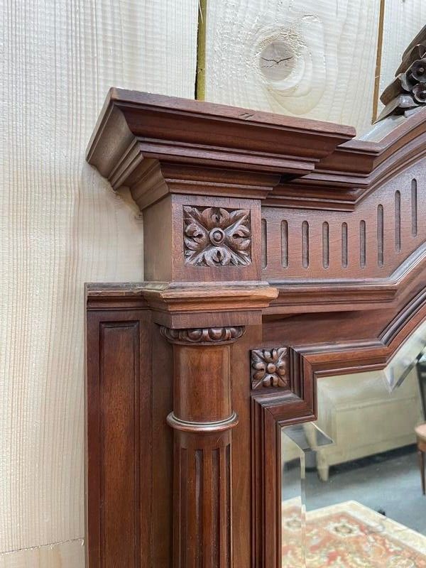 Miroir en noyer sculptée Napoléon III