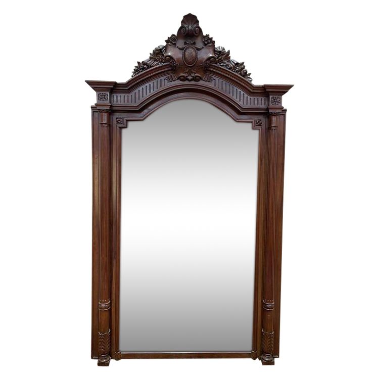 Miroir en noyer sculptée Napoléon III