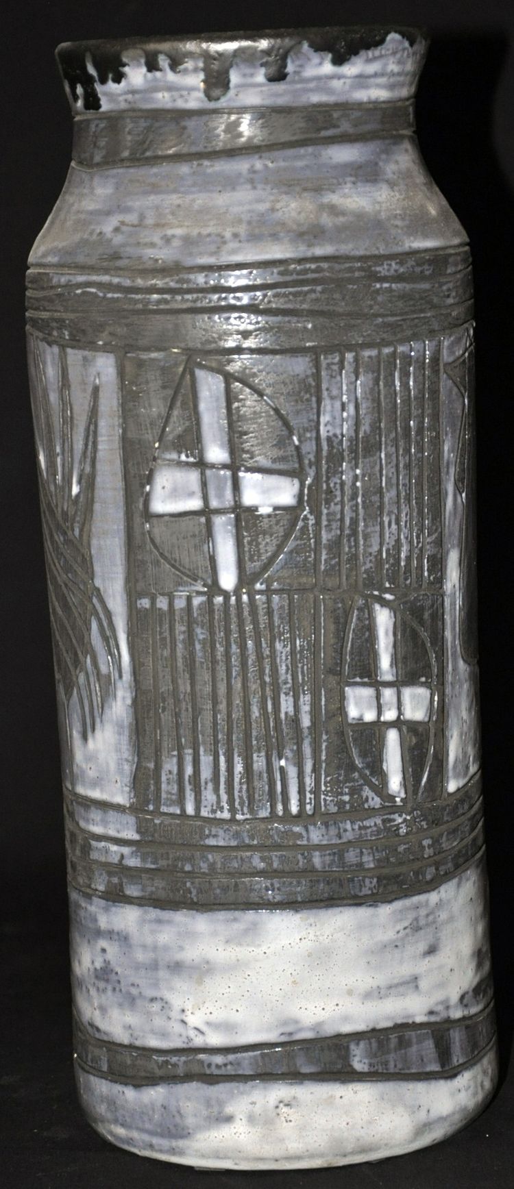 Vase signé Jacques Pouchain Période Poët-laval