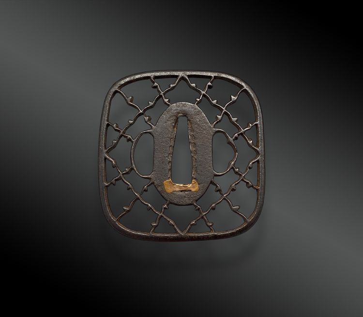 Tsuba Nadekaku Gata in ferro con certificato Giappone - Periodo Edo (1606 - 1868)