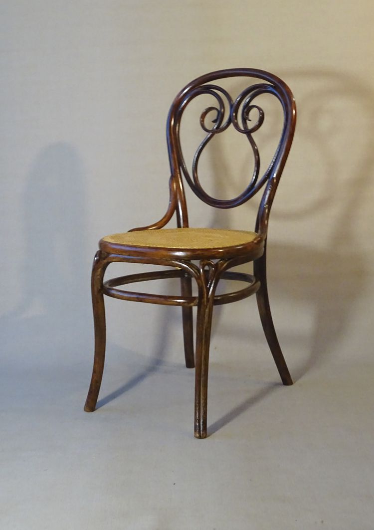 Chause Thonet N°13 bentwood, vers 1875 ,cannée, état original.