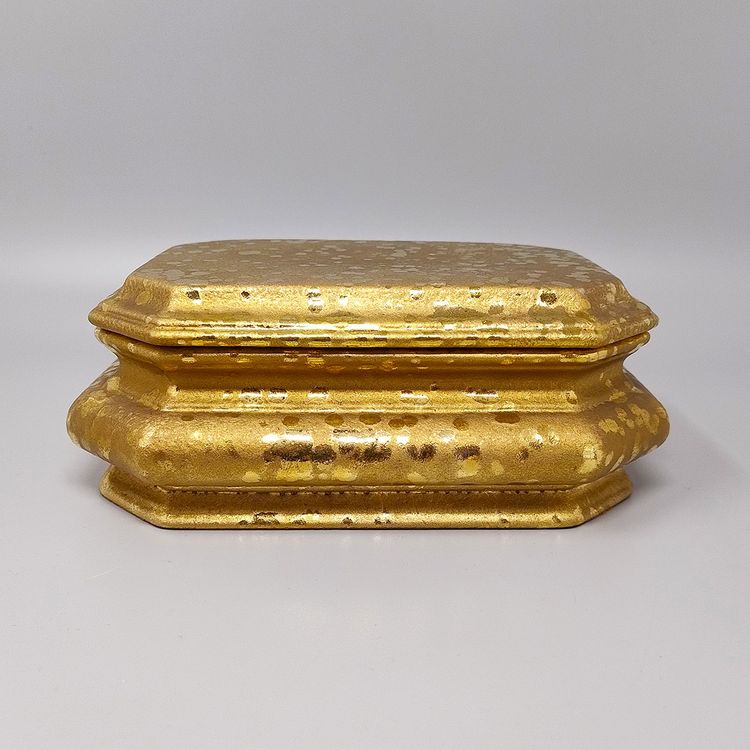 1970s Exquisited Handcrafted Smoking Set in Ceramic and Gold Leaf. Made in italy