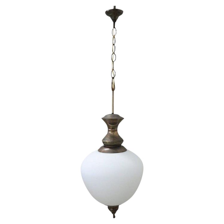 Lampada a sospensione in ottone e vetro, anni '60