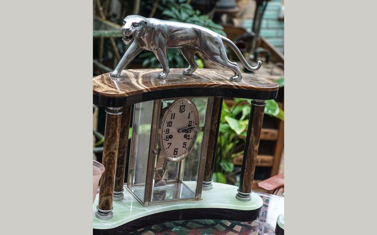 Jeanne Hugues ROYANNEZ, Three-element clock