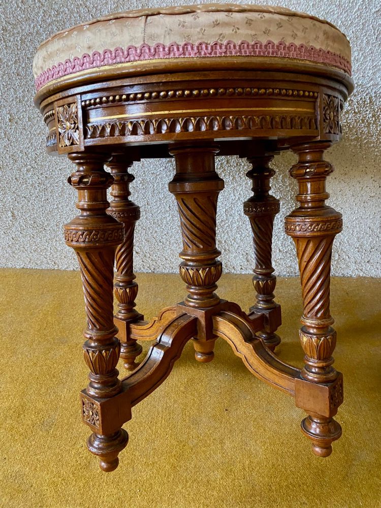 Napoleon III piano stool