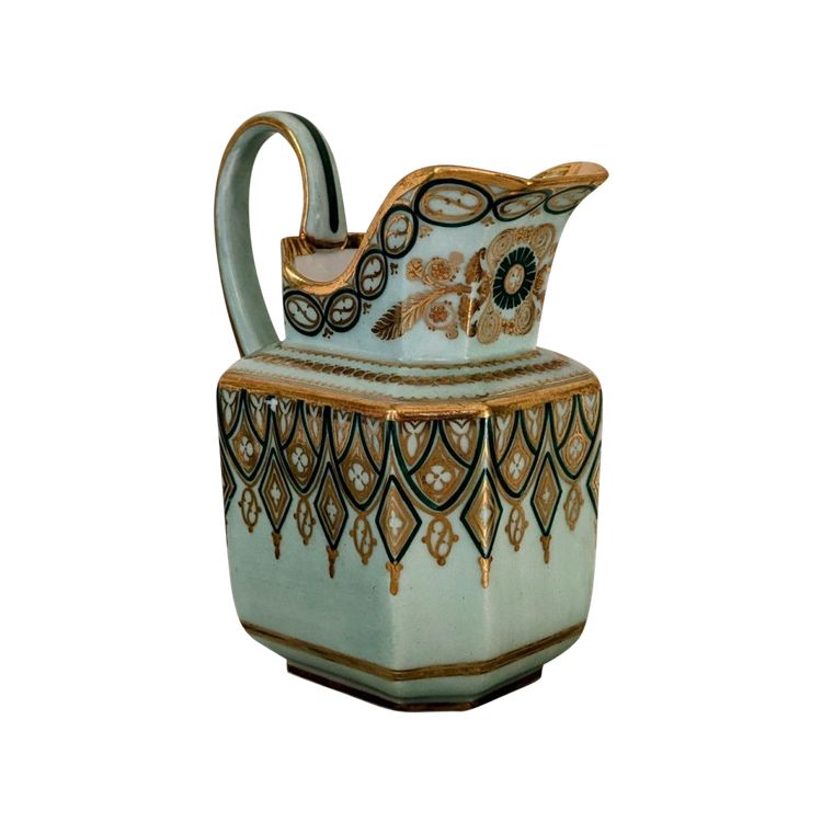 Paris, époque Restauration - pot à lait en porcelaine - troubadour, à la cathédrale