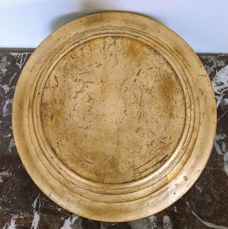 Socle circulaire en bois intégralement doré